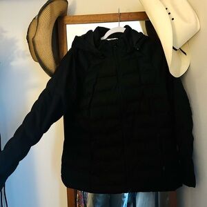 Time and Tru Women's Classic Black Puffer Jacket